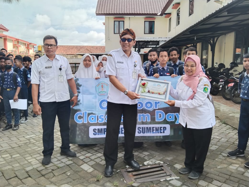 OUTDOOR CLASSROOM DAY, Program Unggulan SMPN 3 Sumenep Paling Disenangi Siswa OUTDOOR CLASSROOM DAY, Program Unggulan SMPN 3 Sumenep Paling Disenangi Siswa