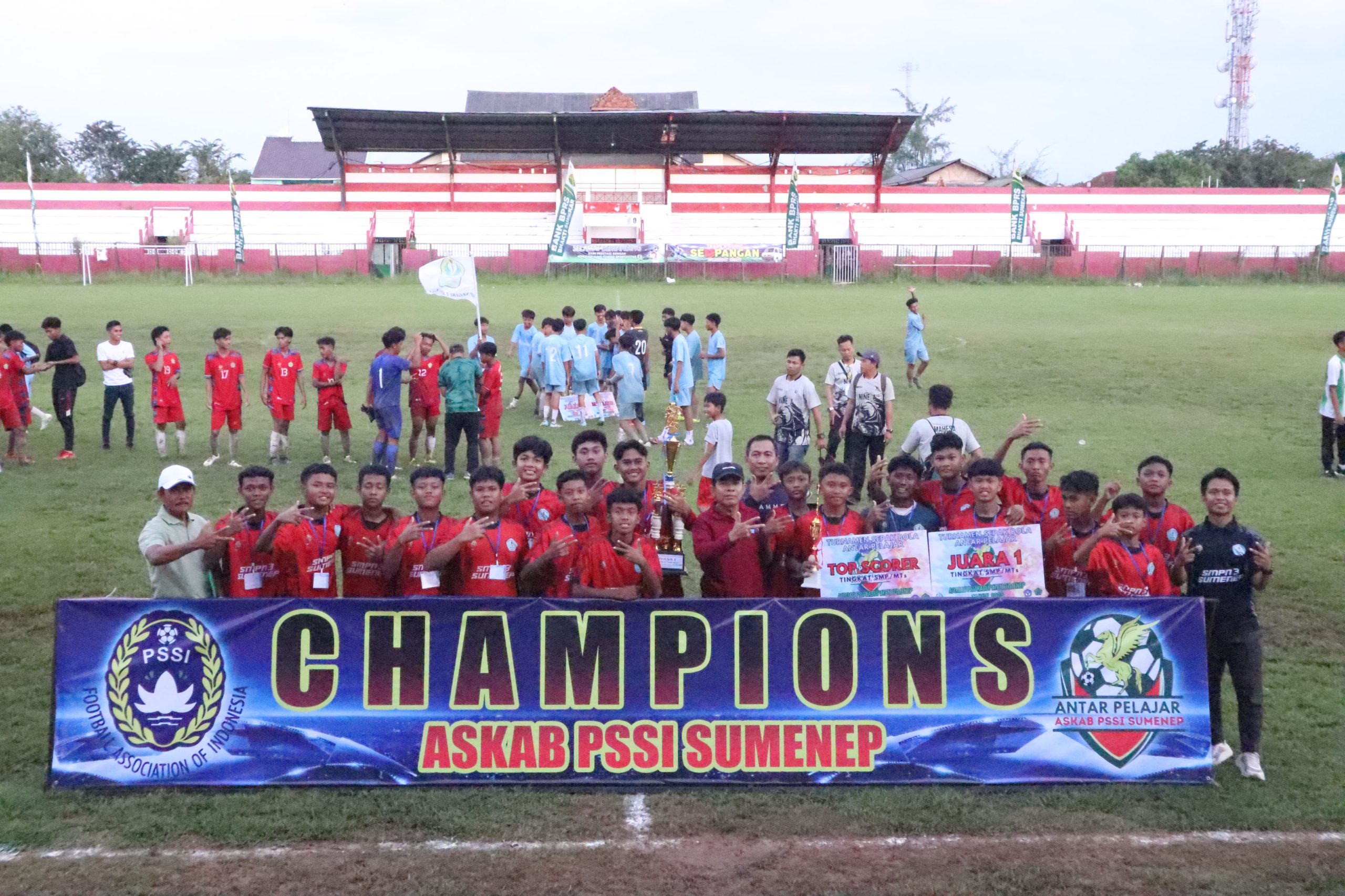 Berjuang Sampai Detik Terakhir, SMPN 3 Sumenep Juara 1 Turnamen Sepakbola Antar Pelajar se-Kabupaten Sumenep Berjuang Sampai Detik Terakhir, SMPN 3 Sumenep Juara 1 Turnamen Sepakbola Antar Pelajar se-Kabupaten Sumenep